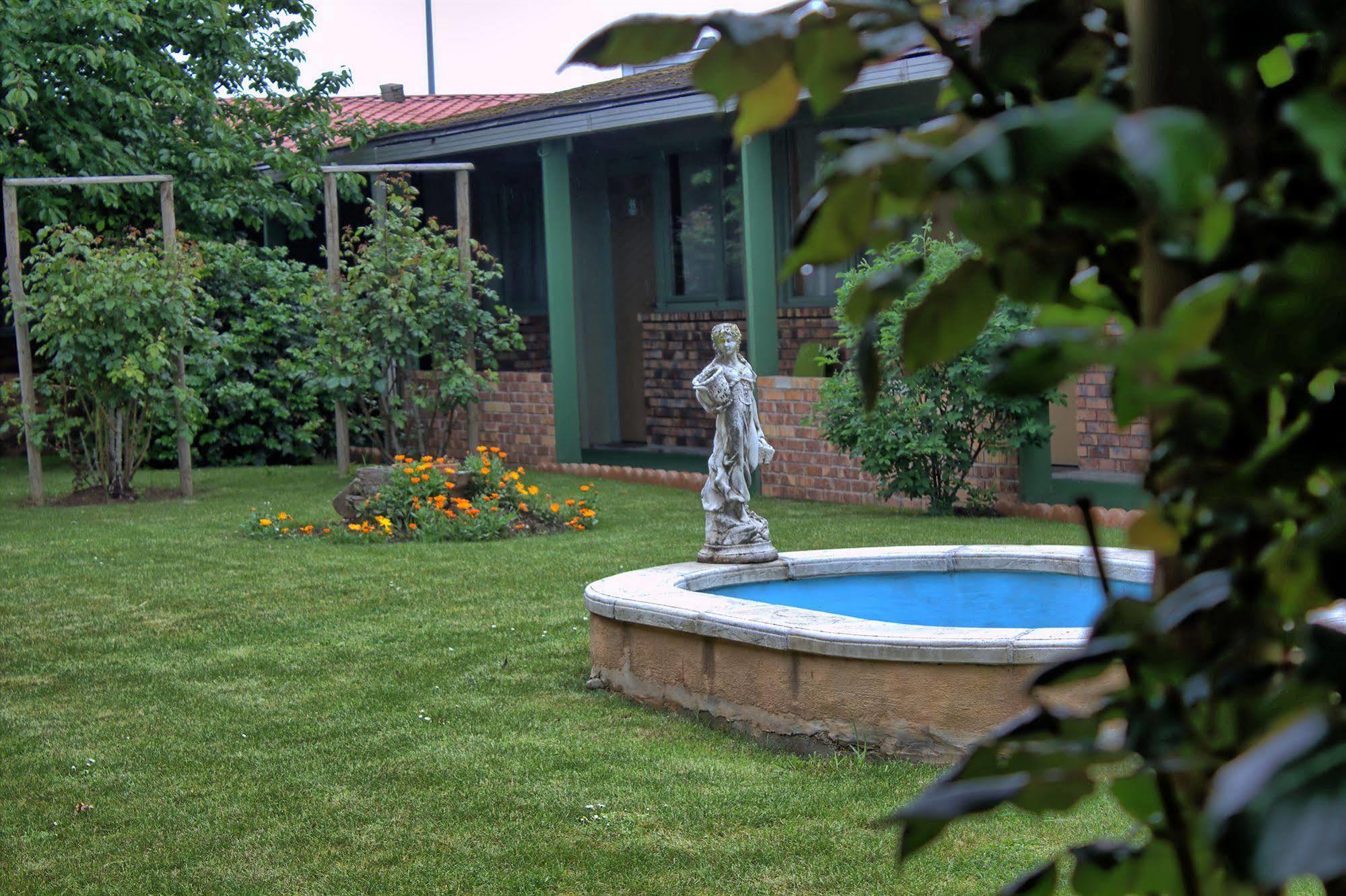 Restaurant Les Jardins D'epone 2*