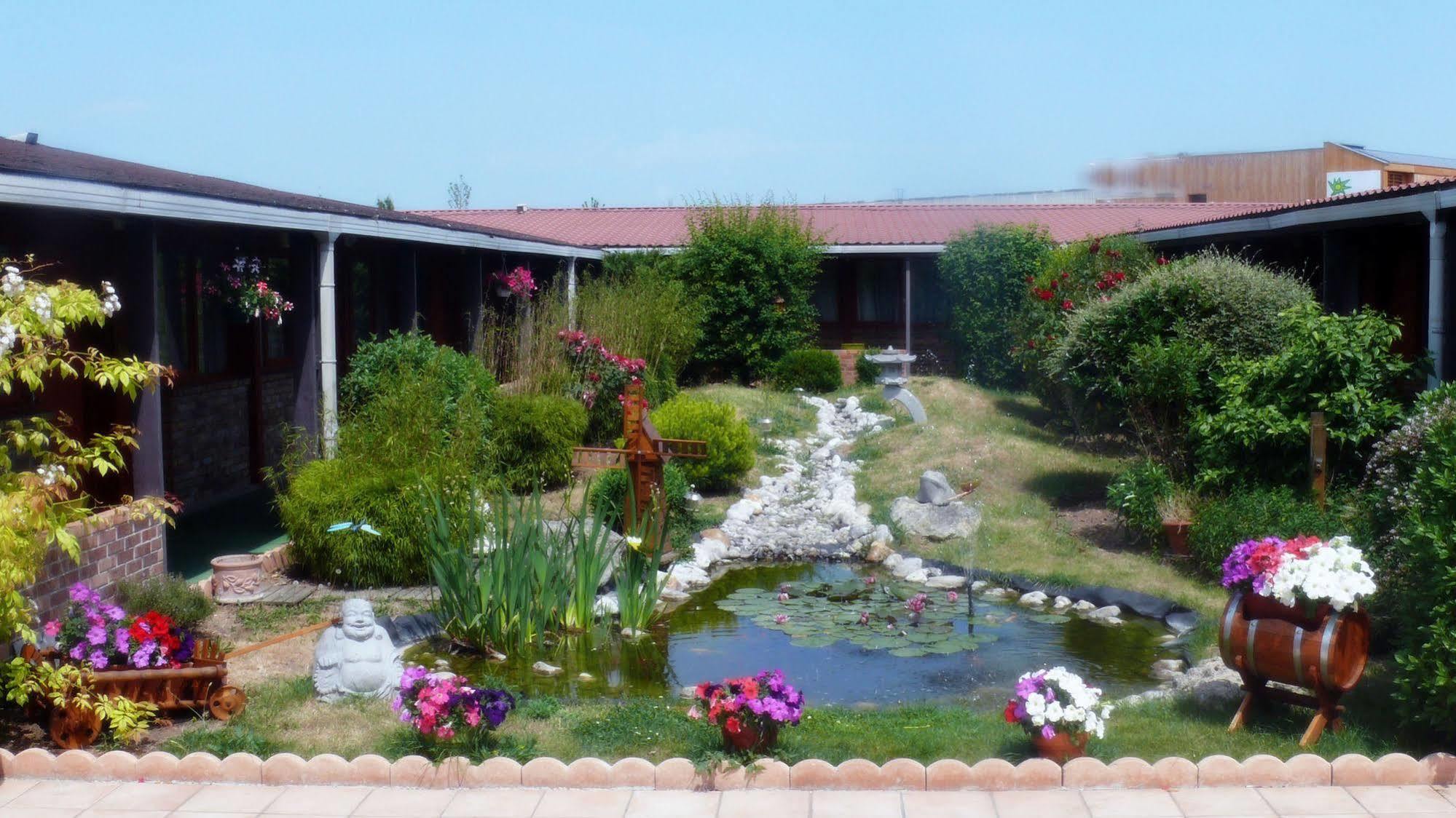 Hotel Restaurant Les Jardins D'epone Épône