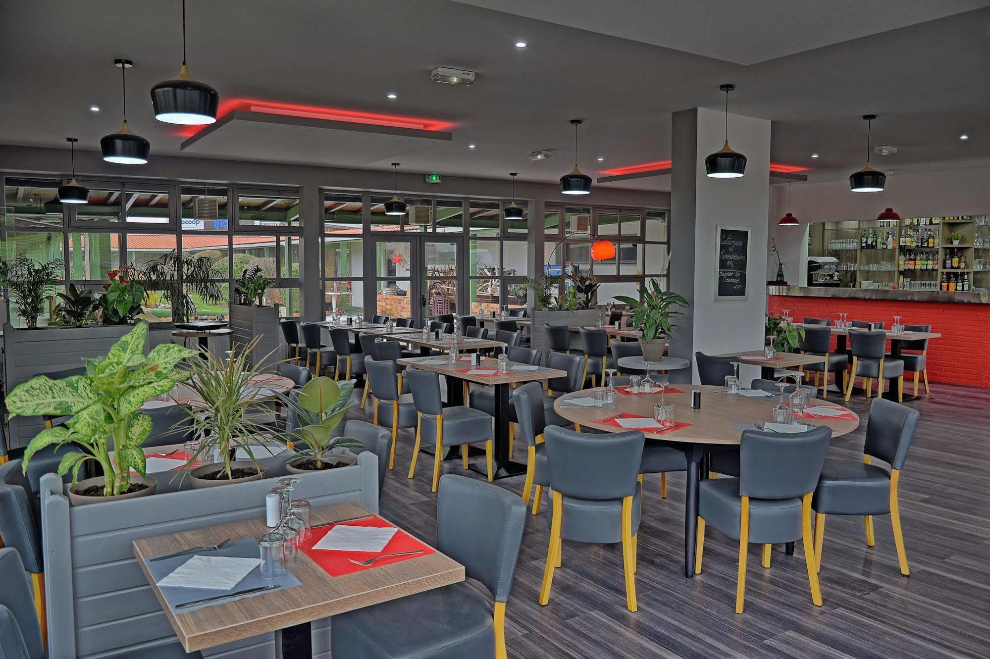 Restaurant Les Jardins D'epône 2* Épône