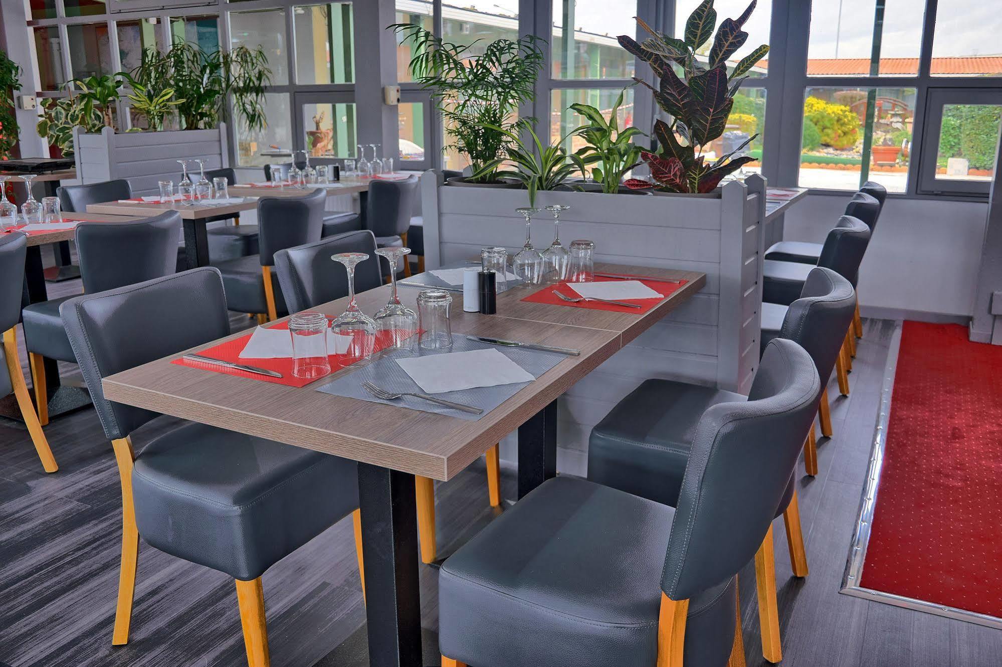 Restaurant Les Jardins D'epone Hotel