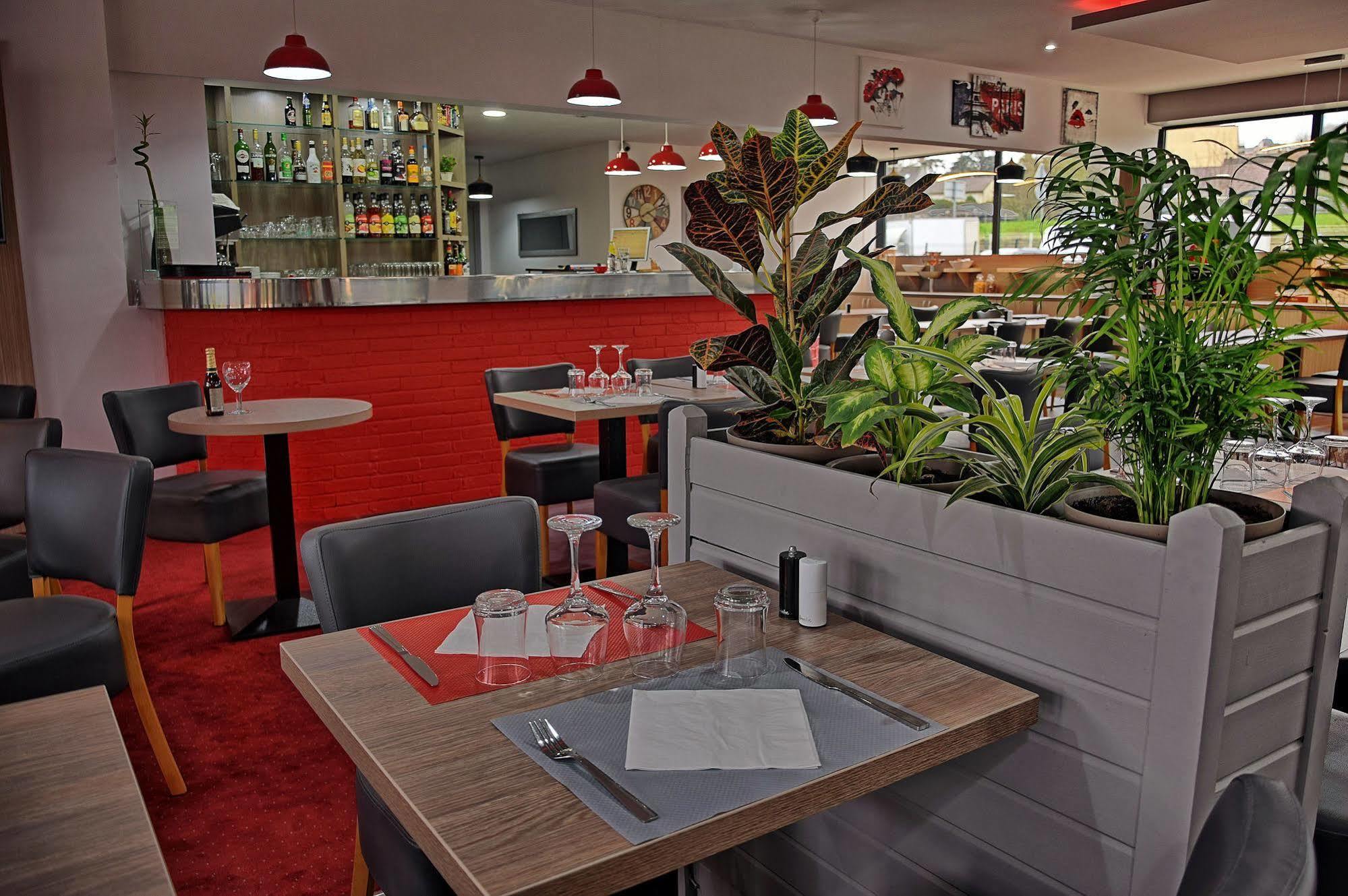 Restaurant Les Jardins D'epone Hotel Épône
