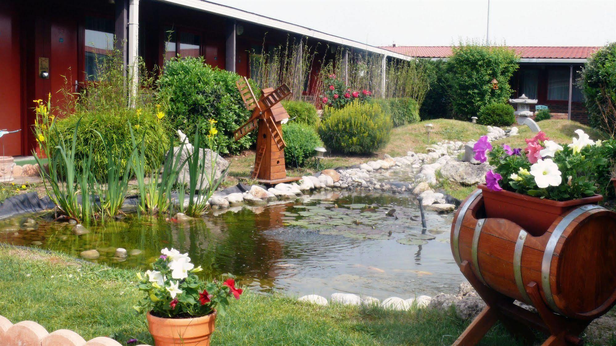 Hotel Restaurant Les Jardins D'epone